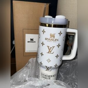 ✨️White Stanley✨️